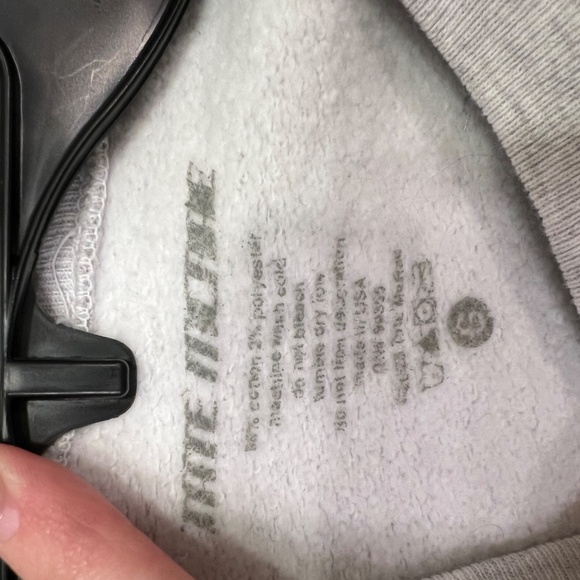 Tate McRae sweatshirt - Picture 3 of 3